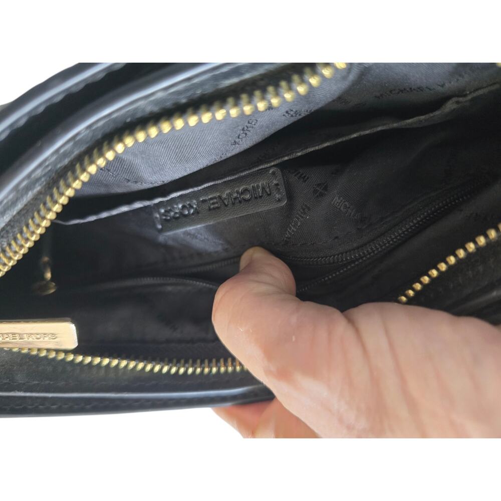 Michael Kors Signature Trisha Pebbled Leather Crossbody Black With Defect - Picture 5 of 7